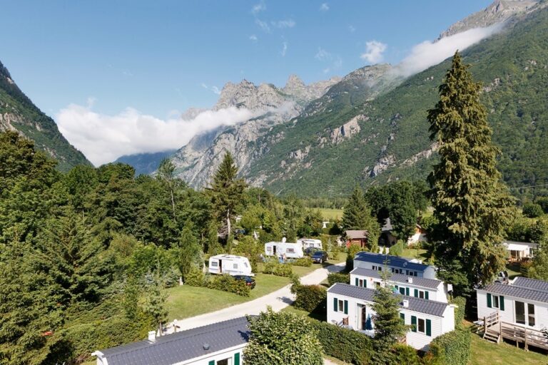 Camping Le Château De Rochetaillée - Bild 1