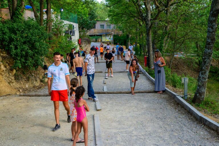 Camping Le Clos De Barbey - Bild 16