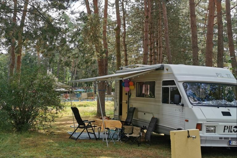 Camping Les Sapins De Corrèze - Bild 2