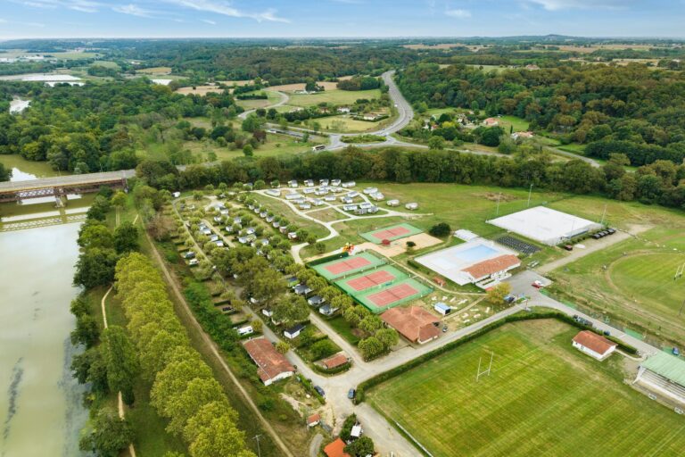 Camping Paradis Rives De L'adour - Bild 1