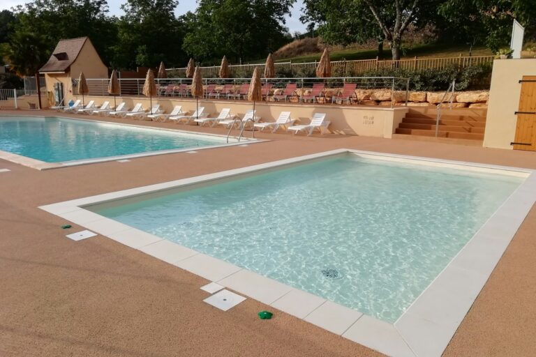 Camping À La Ferme Les Pierres Chaudes - Bild 1