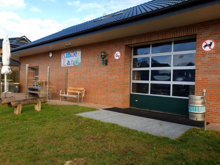 Familien Campingplatz Forellensee Kinderland 768x576