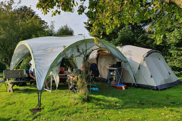 Höpkens Campingplatz & Ferienwohnungen - Bild 2