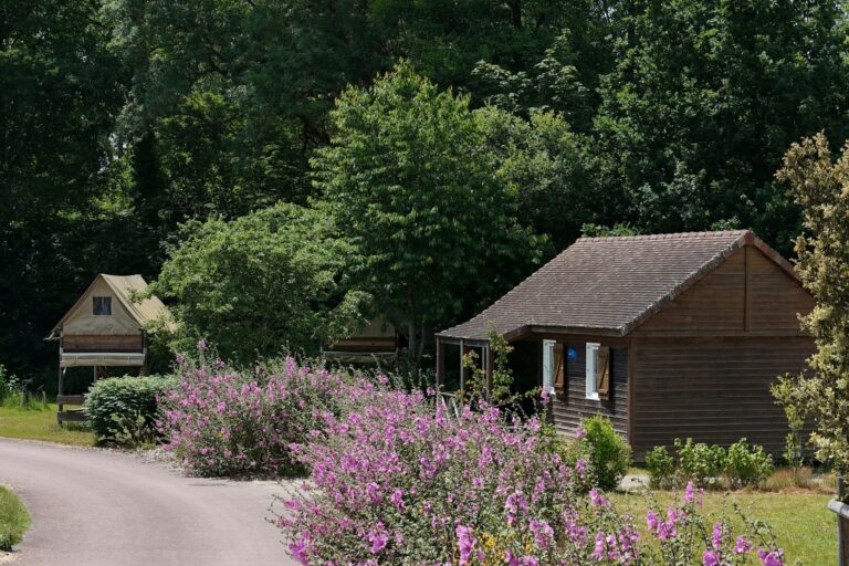 Onlycamp Le Pont Romain - Bild 7