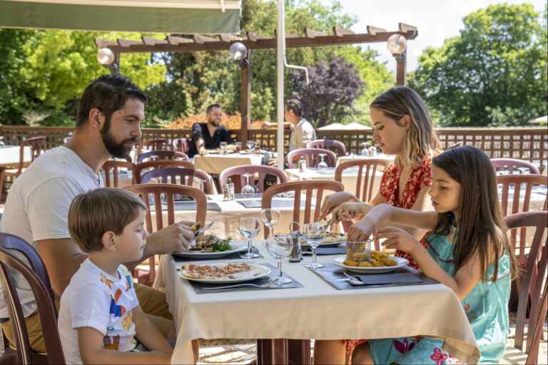 Romanée - Les Grottes De Roffy - Bild 8 Romanée - Les Grottes De Roffy - Bild 8